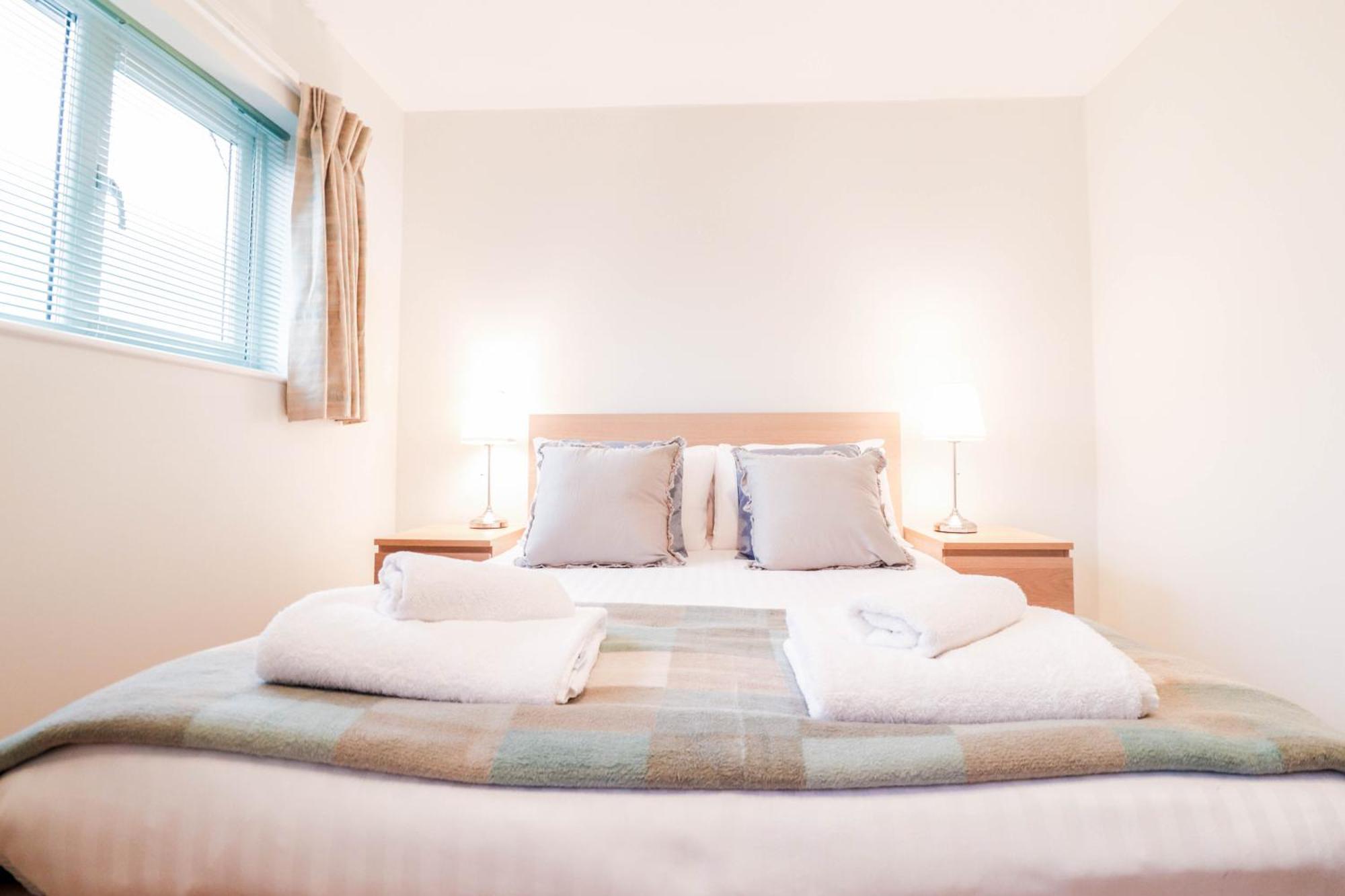 Bright And Spacious Contractor House L Parking! Borehamwood Exteriér fotografie