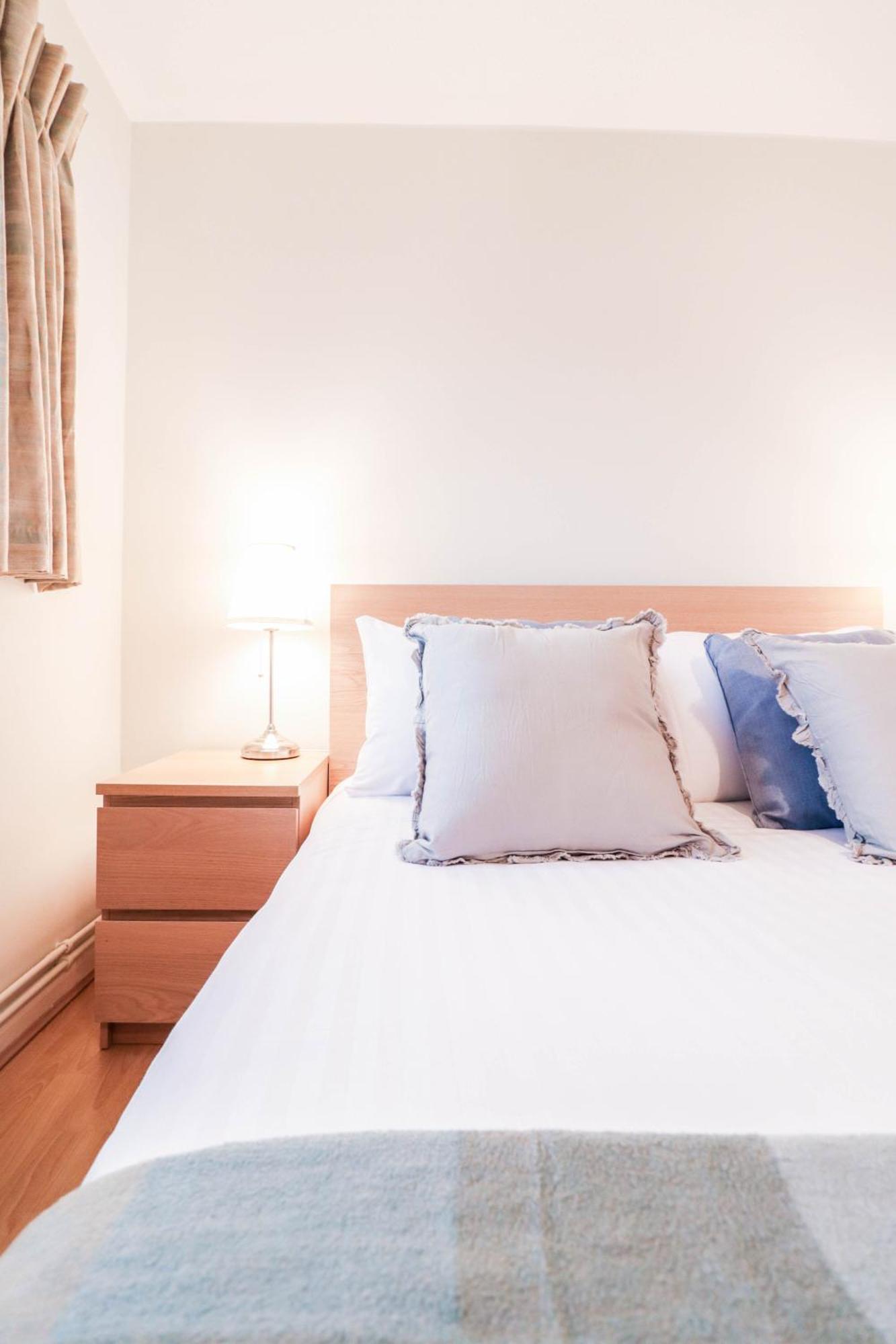 Bright And Spacious Contractor House L Parking! Borehamwood Exteriér fotografie
