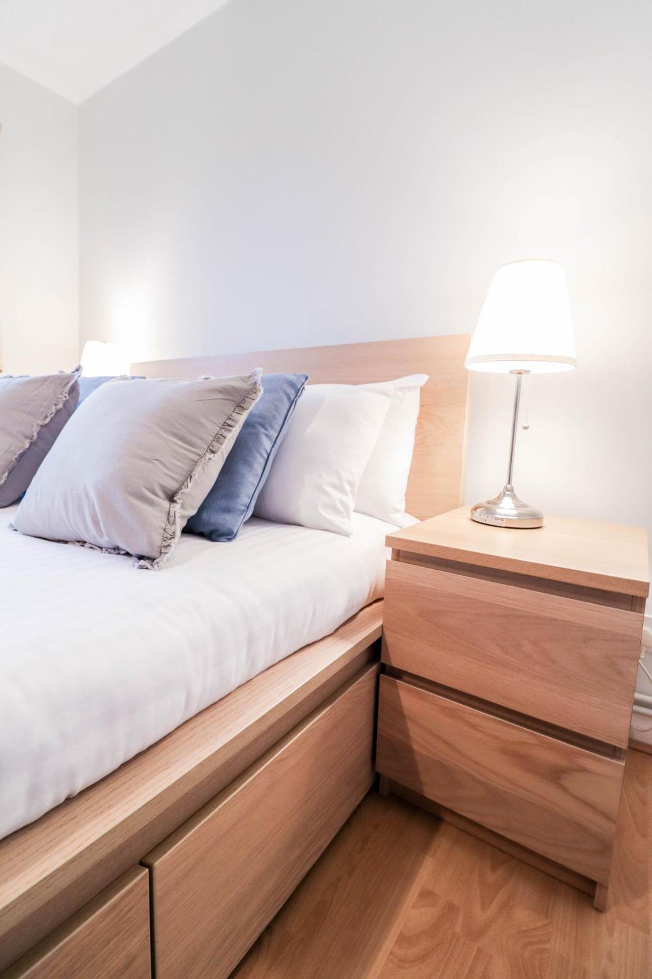 Bright And Spacious Contractor House L Parking! Borehamwood Exteriér fotografie