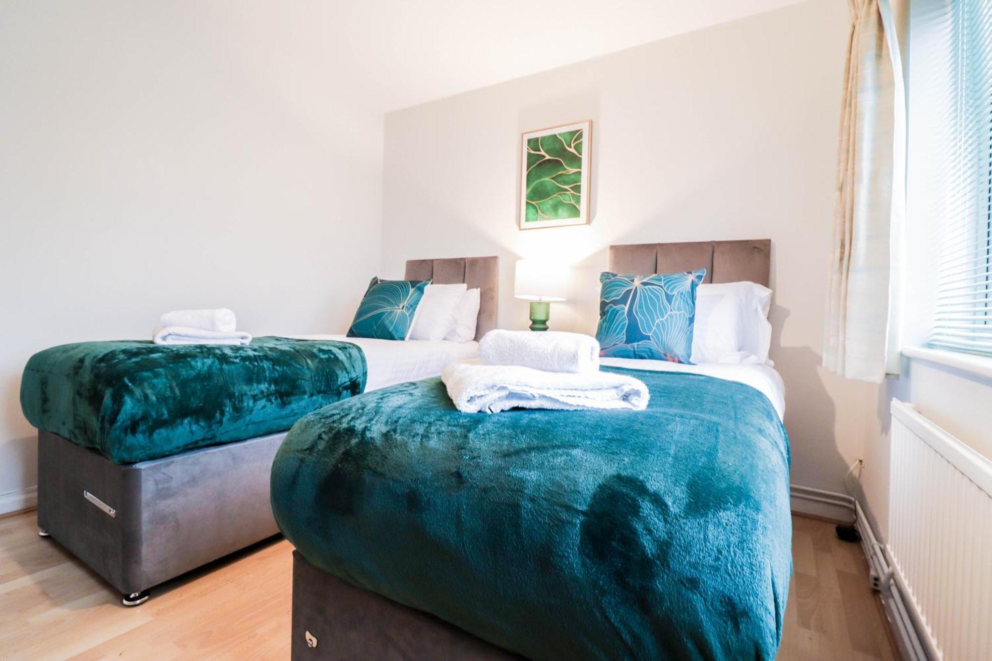 Bright And Spacious Contractor House L Parking! Borehamwood Exteriér fotografie