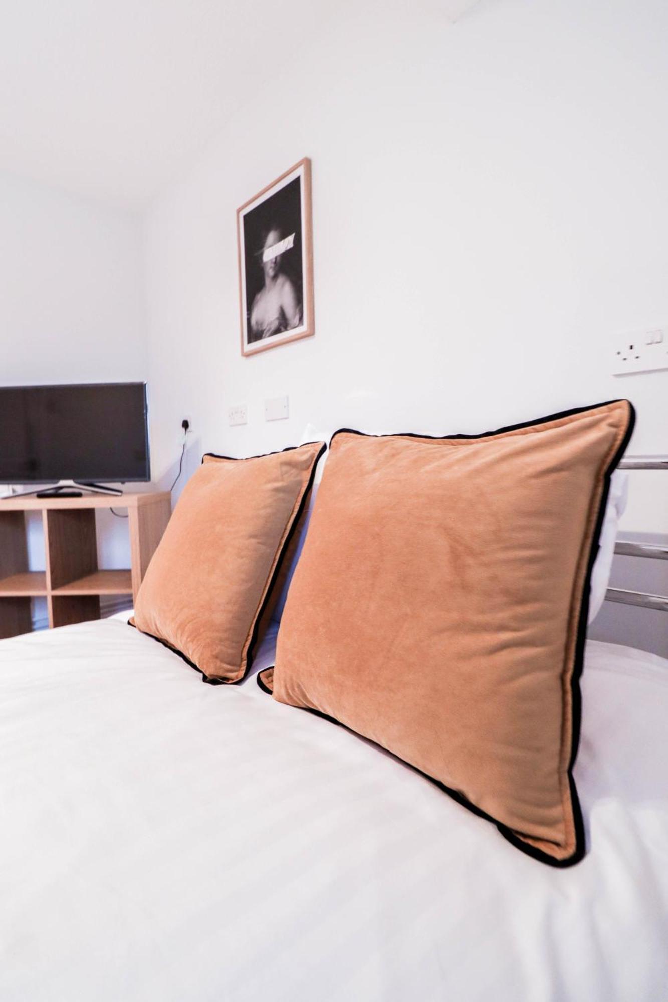 Bright And Spacious Contractor House L Parking! Borehamwood Exteriér fotografie