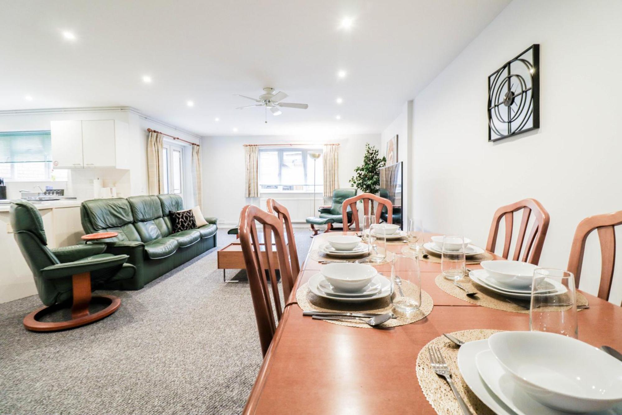 Bright And Spacious Contractor House L Parking! Borehamwood Exteriér fotografie