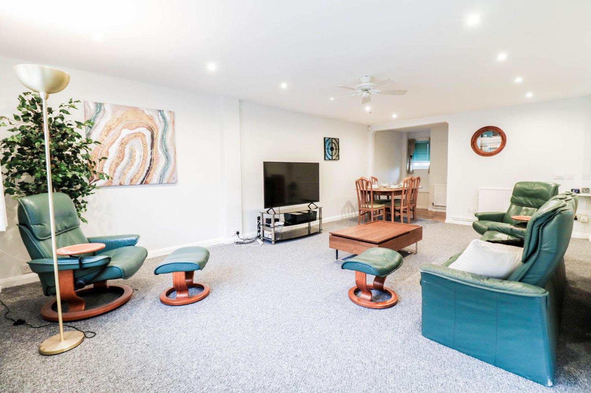 Bright And Spacious Contractor House L Parking! Borehamwood Exteriér fotografie